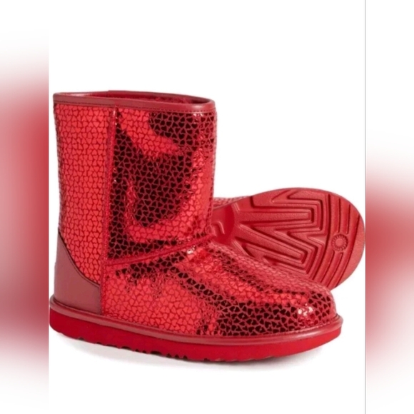 Size 2 - NEW UGG Girl's Classic II Gel Hearts Red Boots - Picture 1 of 13